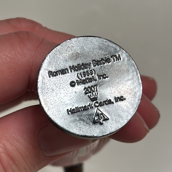 Roman Holiday Barbie Ornament by Hallmark 2007 - Picture 9 of 9